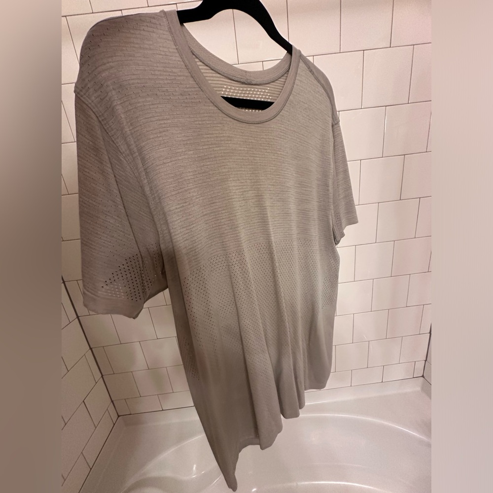Men’s Metal Vent Tech size XL